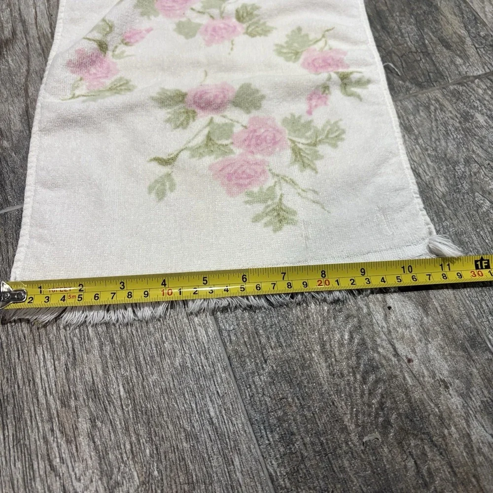 Vtg MCM 1970s Hand Towel Pink & White Roses 100% Cotton Fringe Made USA 11x16